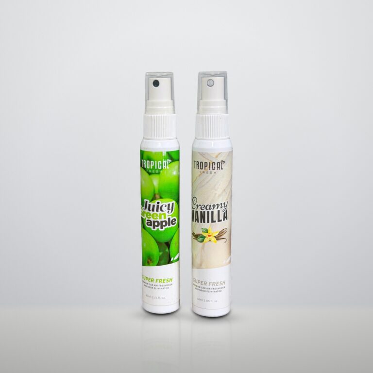Twee flesjes autoparfum spray van 60 ml naast elkaar: Creamy Vanilla en Juicy Green Apple